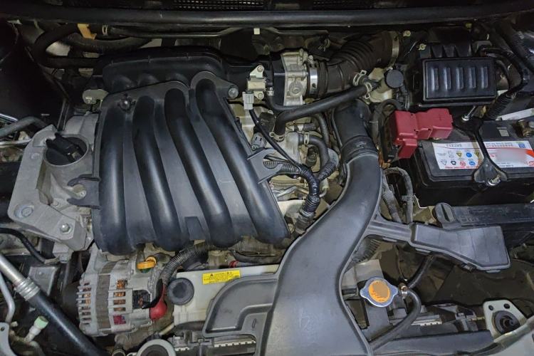Used Nissan Livina 2010 Jingrui Edition 1.6L Manual Standard Model Engine Bay