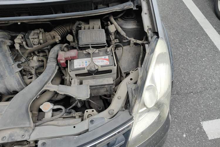 Used Nissan Livina 2010 Jingrui Edition 1.6L Automatic Smart Model Engine Bay Left