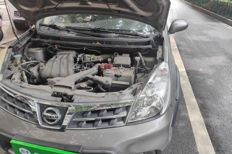 Used Nissan Livina 2010 JINRUI Edition 1.6L Automatic Standard Model Engine Bay Left