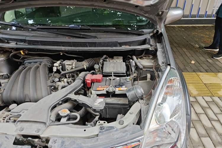 Used Nissan Livina 2010 JINRUI Edition 1.6L Automatic Standard Model Engine Bay Left