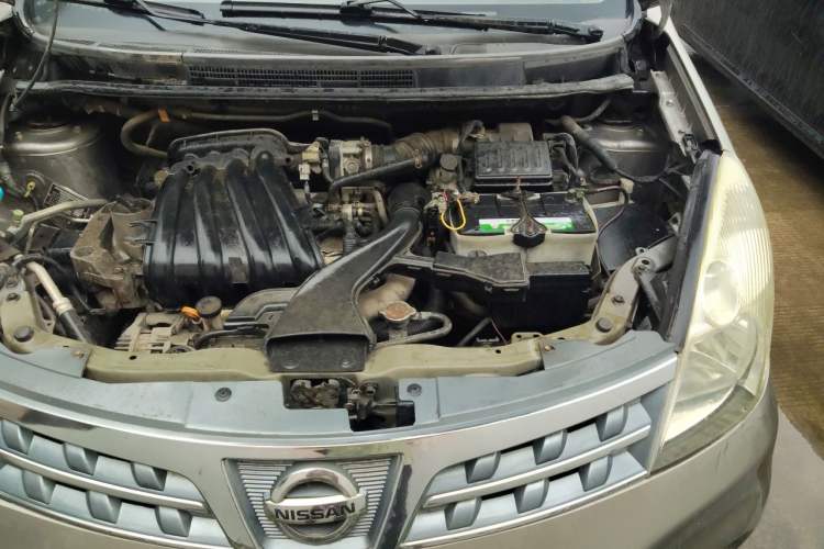 Used Nissan Livina 2010 Jingrui Edition 1.6L Manual Standard Model Engine Bay Left