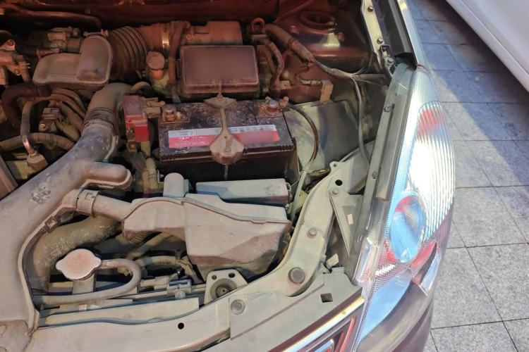 Used Nissan Livina 2010 Jingyi Edition 1.8L Automatic Standard Model Engine Bay Left