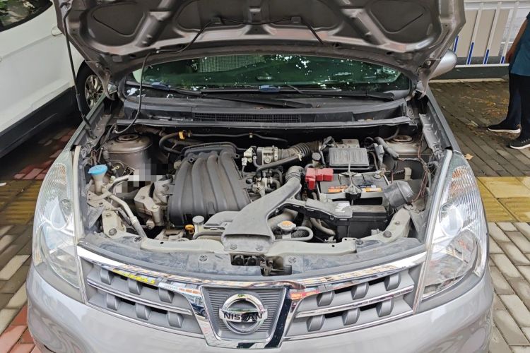 Used Nissan Livina 2010 JINRUI Edition 1.6L Automatic Standard Model Engine Bay
