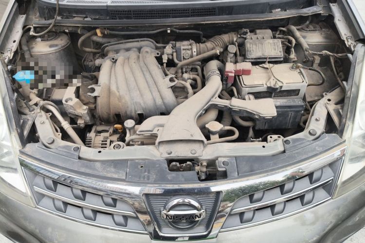 Used Nissan Livina 2010 Jingyue Edition 1.6L Manual All-Around Model Engine Bay