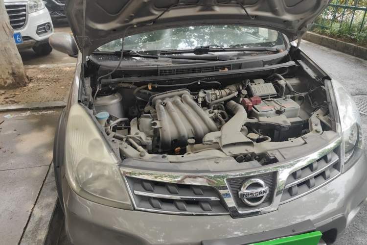 Used Nissan Livina 2010 JINRUI Edition 1.6L Automatic Standard Model Engine Bay Right
