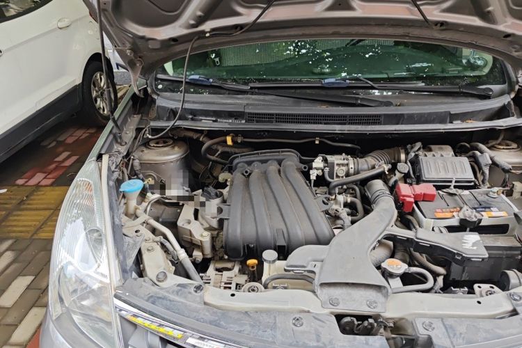 Used Nissan Livina 2010 JINRUI Edition 1.6L Automatic Standard Model Engine Bay Right