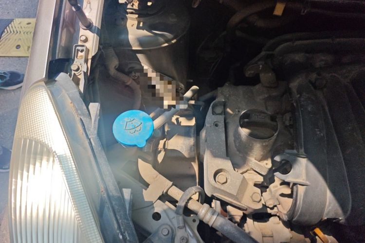 Used Nissan Livina 2010 Jingrui Edition 1.6L Automatic Smart Model Engine Bay Right
