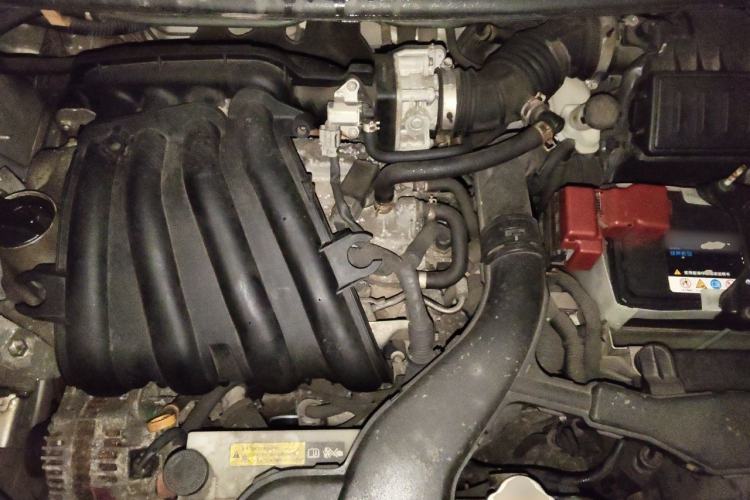 Used Nissan Livina 2010 Jingrui Edition 1.6L Automatic Smart High-End Model Engine Bay