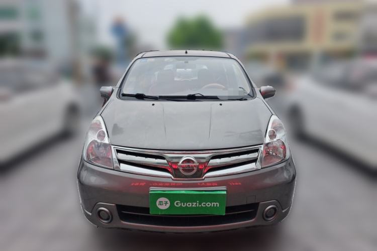 Used Nissan Livina 2010 Jingyi Edition 1.8L Automatic Standard Model Front