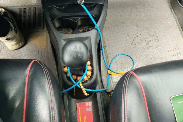 Used Nissan Livina 2010 Jingrui Edition 1.6L Manual Standard Model Gear Lever