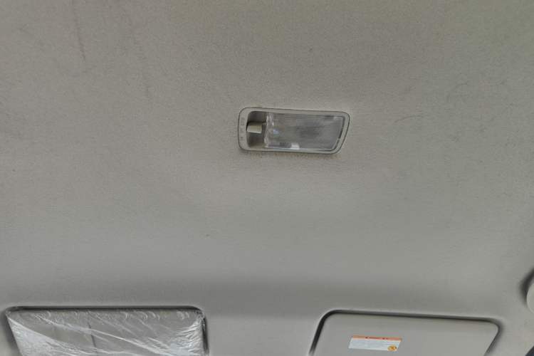 Used Nissan Livina 2010 Jingrui Edition 1.6L Automatic Smart Model Headliner