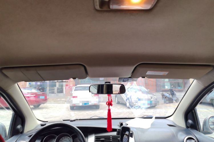 Used Nissan Livina 2010 Jingrui Edition 1.6L Manual Standard Model Headliner