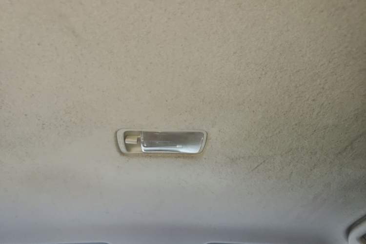 Used Nissan Livina 2010 Jingrui Edition 1.6L Manual Standard Model Headliner