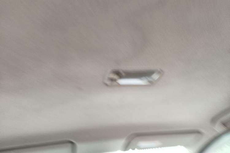 Used Nissan Livina 2010 Jingyue Edition 1.6L Manual All-Around Model Headliner