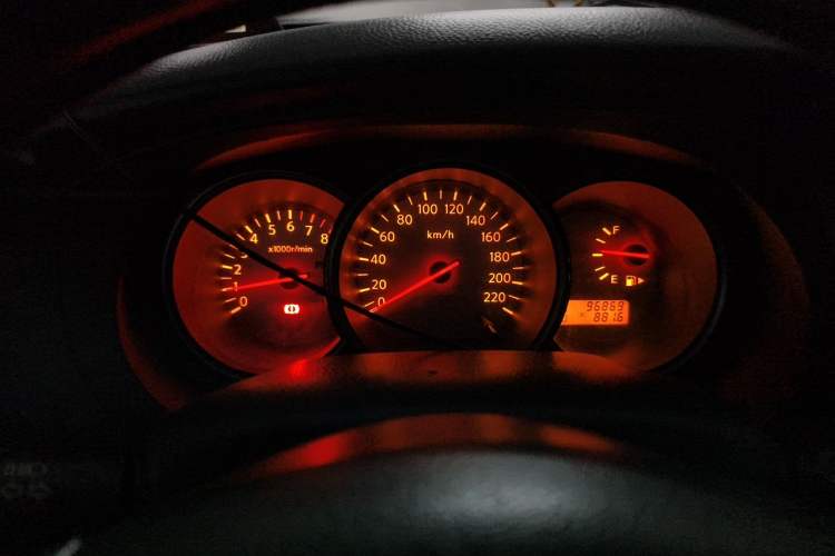 Used Nissan Livina 2010 Jingyue Edition 1.6L Automatic All-in-One Model Instrument Cluster