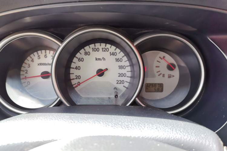 Used Nissan Livina 2010 Jingrui Edition 1.6L Manual Standard Model Instrument Cluster