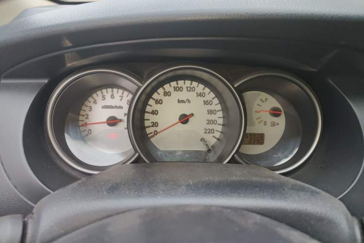 Used Nissan Livina 2010 Jingrui Edition 1.6L Manual Standard Model Instrument Cluster