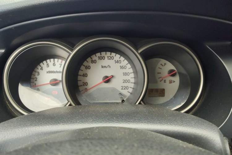 Used Nissan Livina 2010 Jingrui Edition 1.6L Manual Standard Model Instrument Cluster