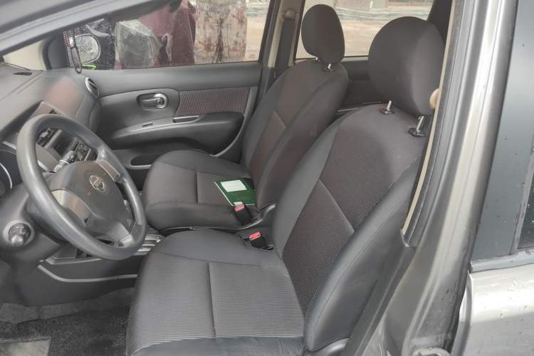 Used Nissan Livina 2010 JINRUI Edition 1.6L Automatic Standard Model Left Front Seat
