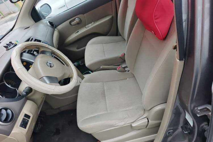 Used Nissan Livina 2010 Jingyi Edition 1.8L Automatic Standard Model Left Front Seat