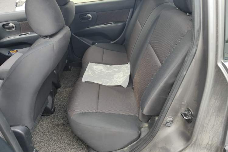 Used Nissan Livina 2010 Jingrui Edition 1.6L Automatic Smart Model Left Rear Seat