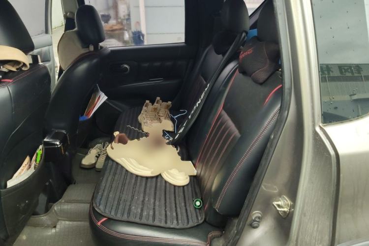 Used Nissan Livina 2010 Jingrui Edition 1.6L Manual Standard Model Left Rear Seat