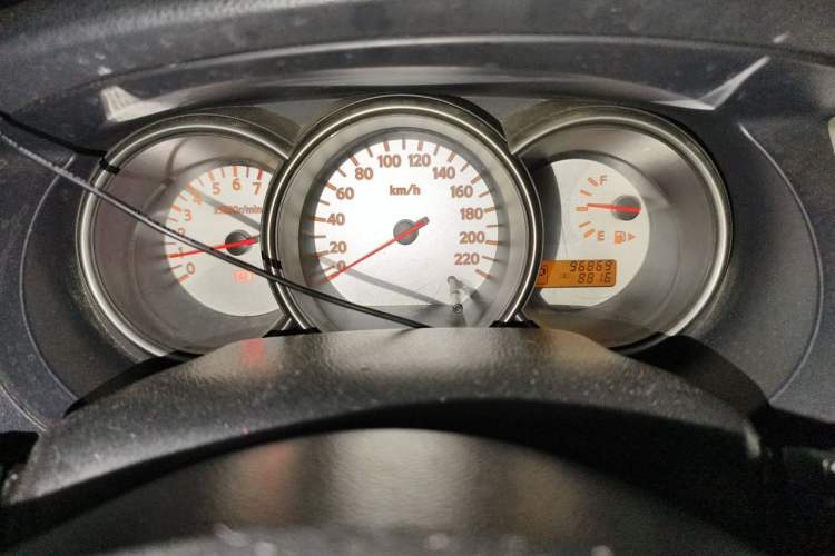 Used Nissan Livina 2010 Jingyue Edition 1.6L Automatic All-in-One Model Odometer Close Up