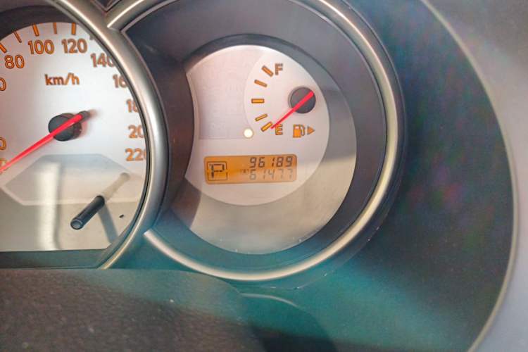 Used Nissan Livina 2010 JINRUI Edition 1.6L Automatic Standard Model Odometer Close Up