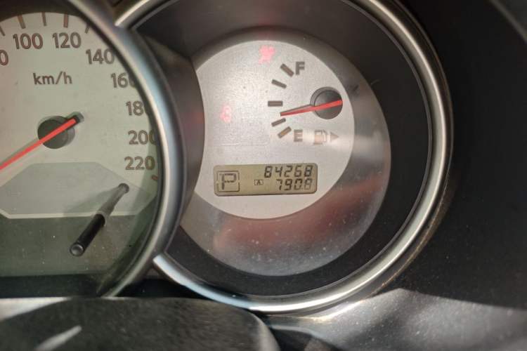 Used Nissan Livina 2010 Jingrui Edition 1.6L Automatic Smart Model Odometer Close Up