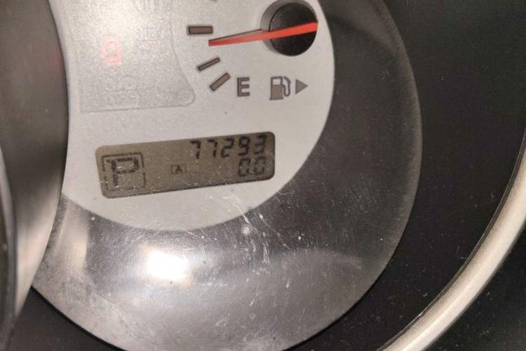 Used Nissan Livina 2010 Jingrui Edition 1.6L Automatic Smart High-End Model Odometer Close Up