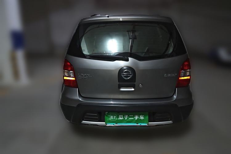 Used Nissan Livina 2010 Jingrui Edition 1.6L Manual Standard Model Rear