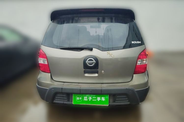 Used Nissan Livina 2010 Jingrui Edition 1.6L Manual Standard Model Rear