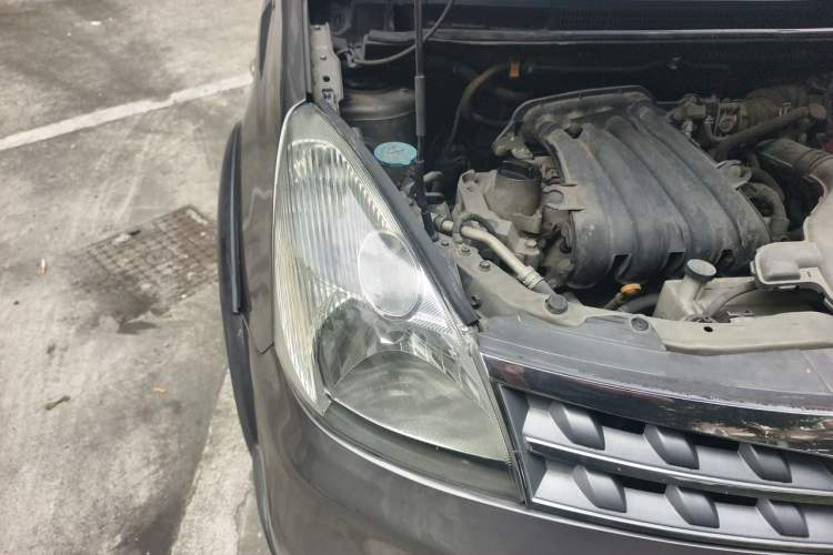 Used Nissan Livina 2010 Jingrui Edition 1.6L Automatic Smart Model Right Front Headlight