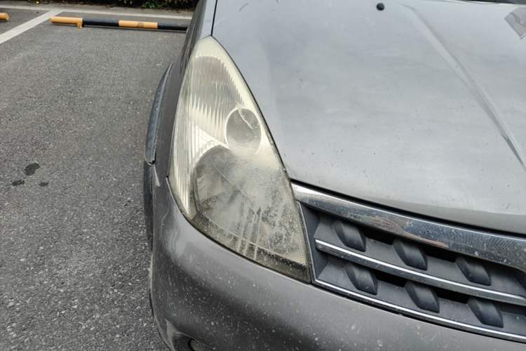 Used Nissan Livina 2010 Jingrui Edition 1.6L Automatic Smart Model Right Front Headlight