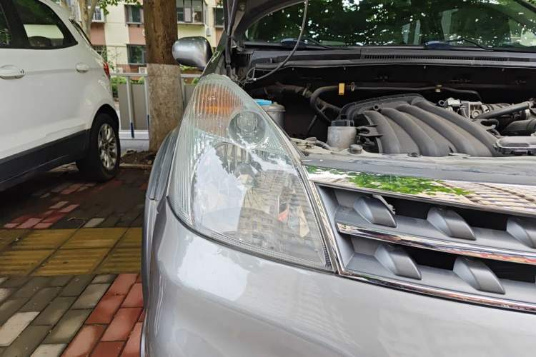 Used Nissan Livina 2010 JINRUI Edition 1.6L Automatic Standard Model Right Front Headlight