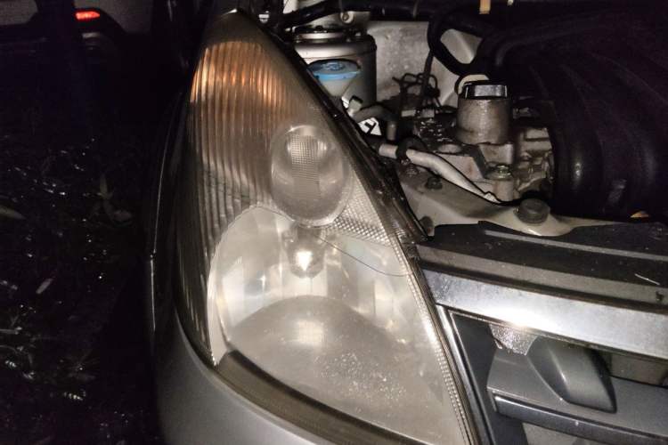 Used Nissan Livina 2010 Jingrui Edition 1.6L Automatic Smart High-End Model Right Front Headlight