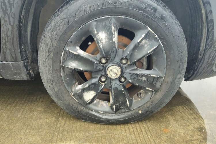 Used Nissan Livina 2010 Jingrui Edition 1.6L Manual Standard Model Right Front Wheel Hub