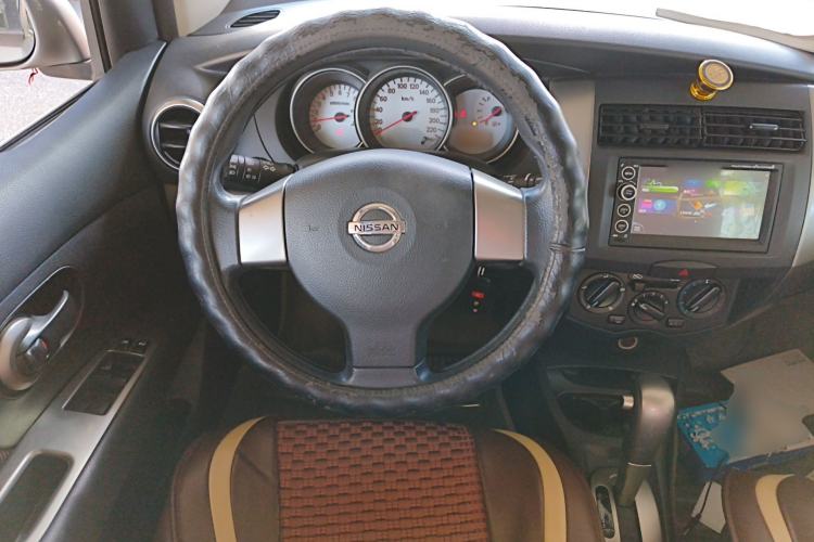 Used Nissan Livina 2010 JINRUI Edition 1.6L Automatic Standard Model Steering Wheel