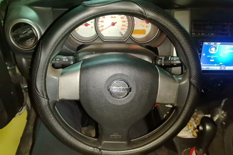 Used Nissan Livina 2010 JINRUI Edition 1.6L Automatic Standard Model Steering Wheel
