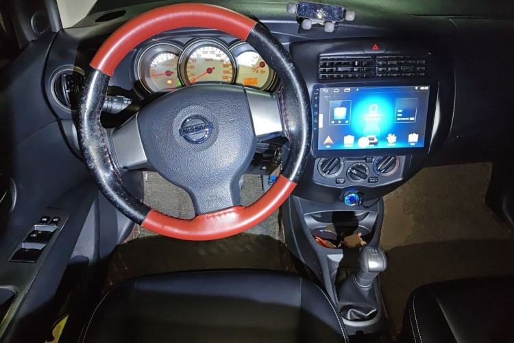 Used Nissan Livina 2010 Jingrui Edition 1.6L Manual Standard Model Steering Wheel
