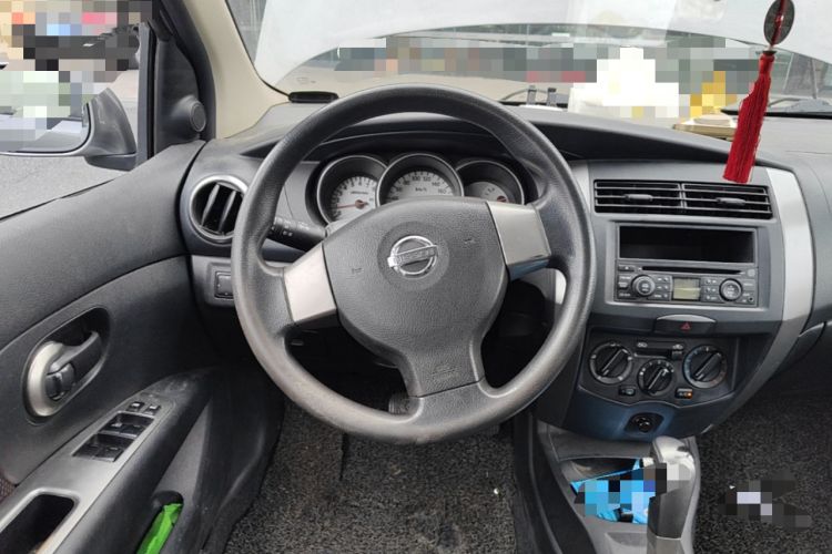 Used Nissan Livina 2010 Jingrui Edition 1.6L Automatic Smart Model Steering Wheel
