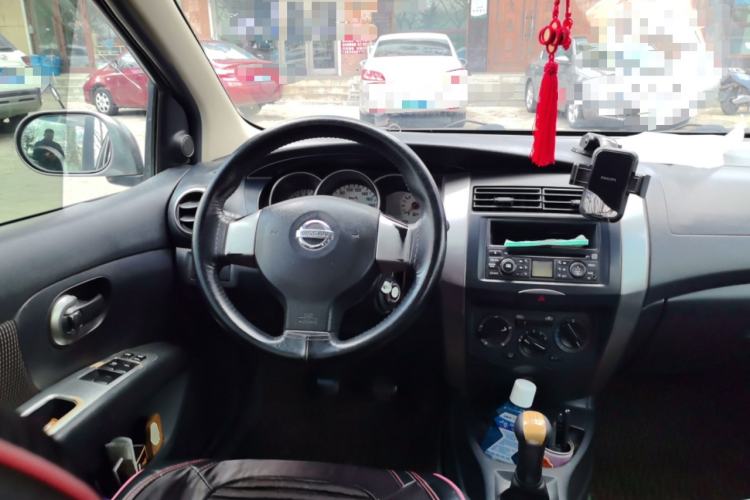 Used Nissan Livina 2010 Jingrui Edition 1.6L Manual Standard Model Steering Wheel