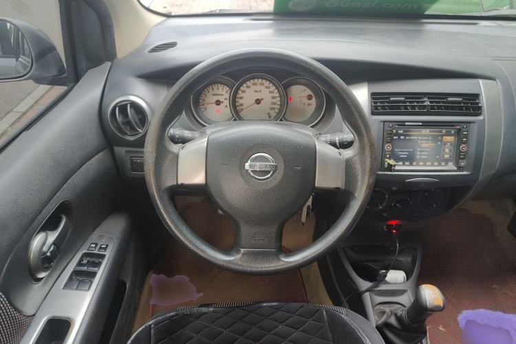 Used Nissan Livina 2010 Jingrui Edition 1.6L Manual Standard Model Steering Wheel