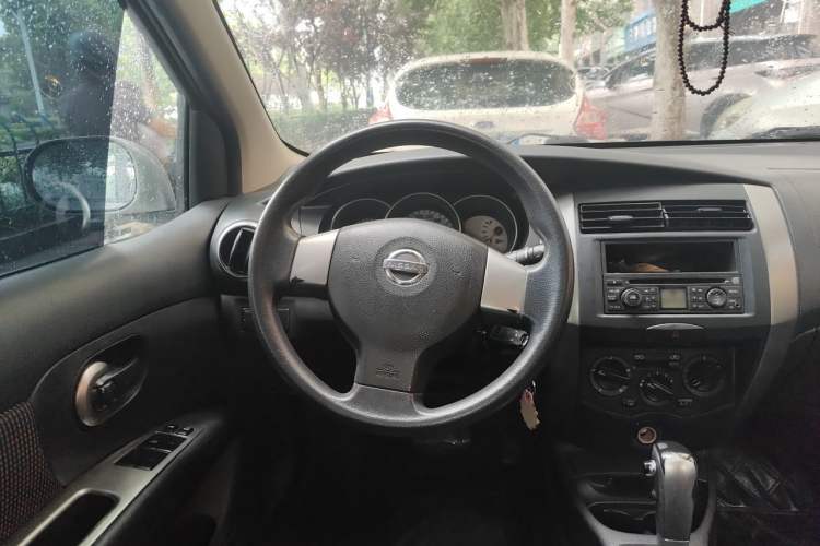 Used Nissan Livina 2010 JINRUI Edition 1.6L Automatic Standard Model Steering Wheel