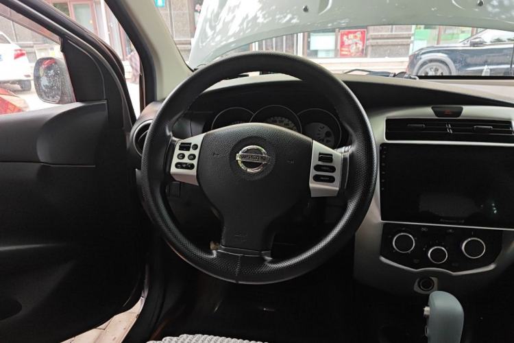 Used Nissan Livina 2010 JINRUI Edition 1.6L Automatic Standard Model Steering Wheel