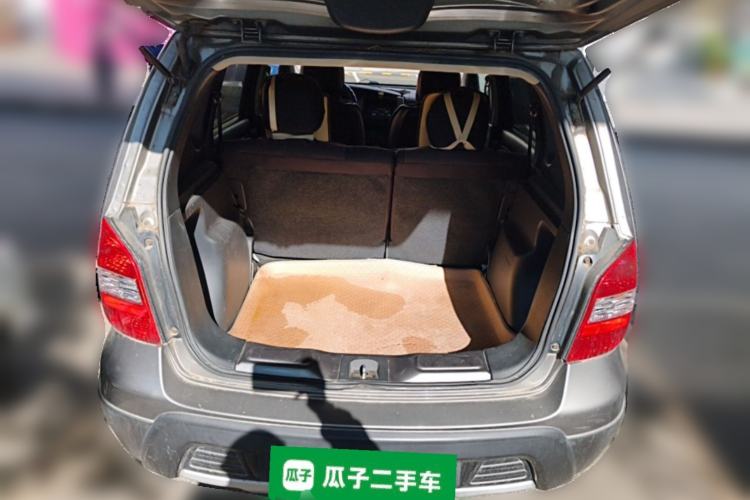 Used Nissan Livina 2010 JINRUI Edition 1.6L Automatic Standard Model Trunk
