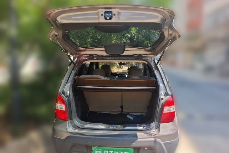 Used Nissan Livina 2010 Jingrui Edition 1.6L Automatic Smart Model Trunk