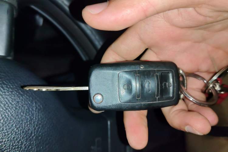 Used Nissan Livina 2010 JINRUI Edition 1.6L Automatic Standard Model Vehicle Key