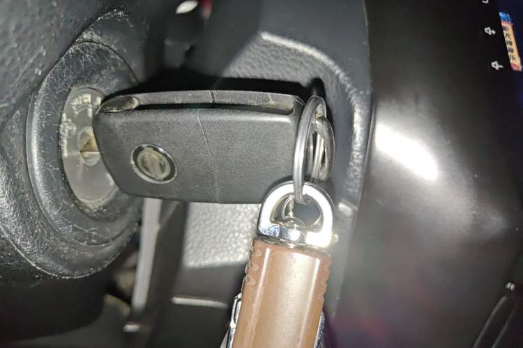 Used Nissan Livina 2010 Jingrui Edition 1.6L Manual Standard Model Vehicle Key