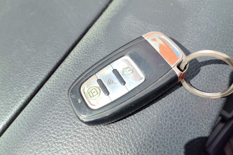 Used Nissan Livina 2010 Jingrui Edition 1.6L Manual Standard Model Vehicle Key